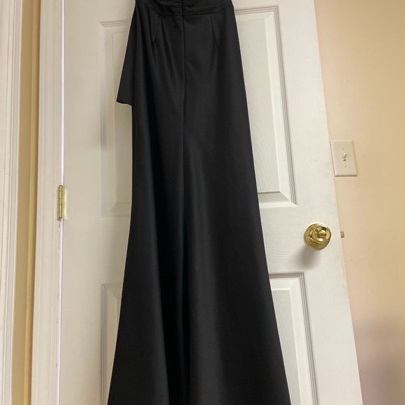 Wedding guest dress from David’s bridal - Picture 6 of 10